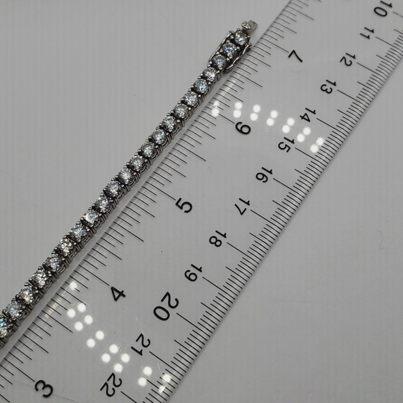 925 Sterling Silver Round 7.5 Carat Simulated Diamond Tennis Bracelet - Picture 6 of 6